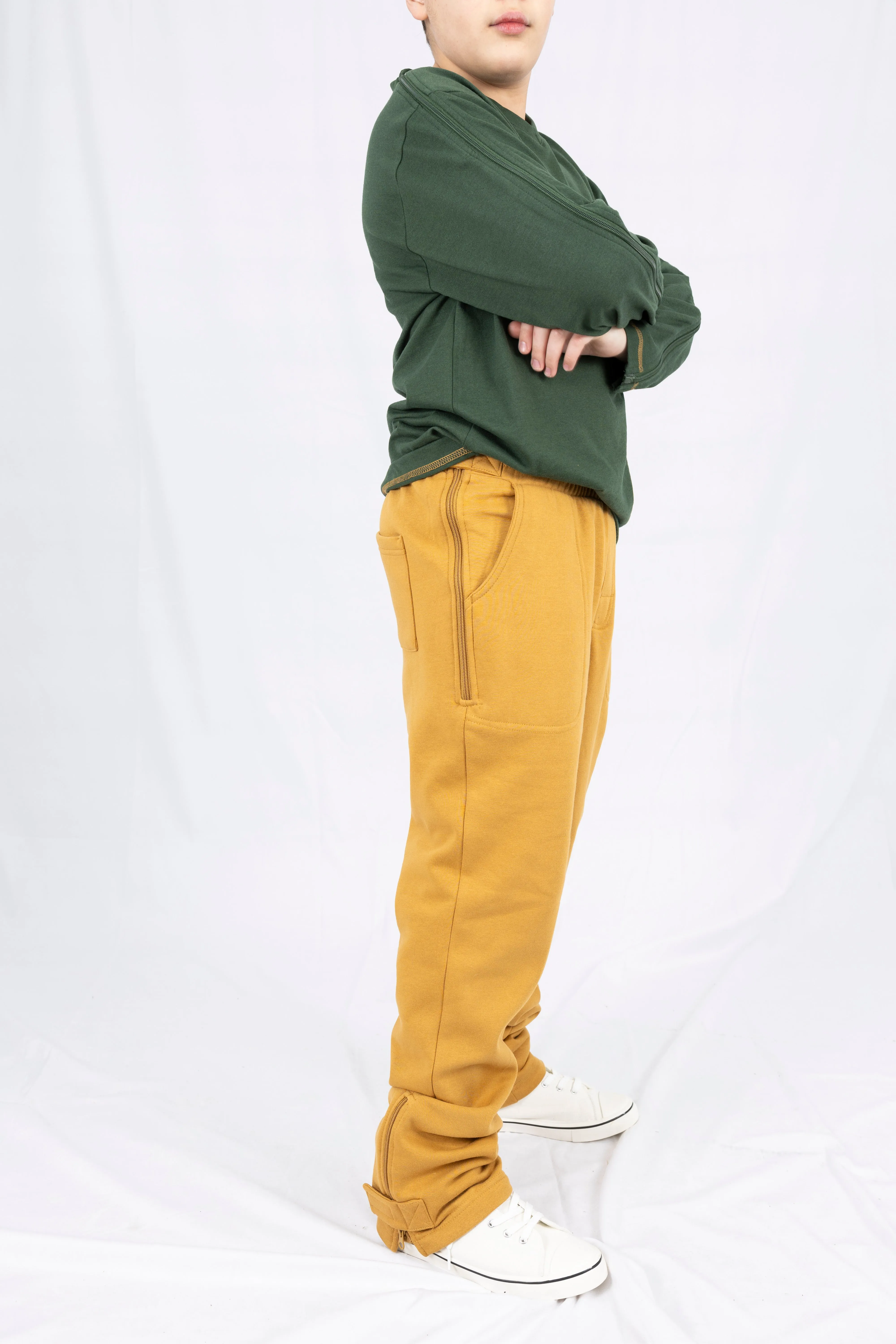 Adaptive Kids Sweatpants: Adjustable Elastic Waist, Zippered Sides for Easy Undressing